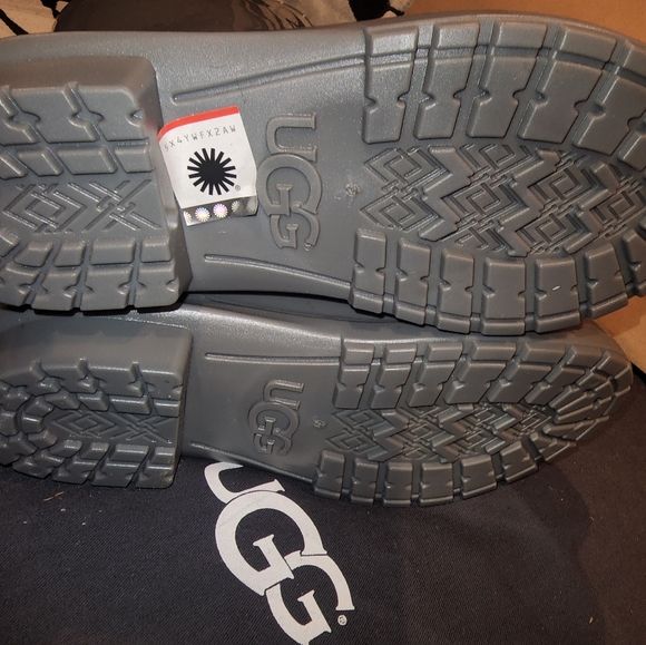 Waterproof - Picture 8 of 10